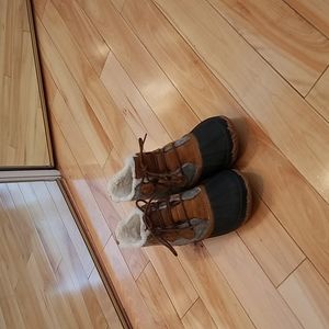 Sorel Out and About boots